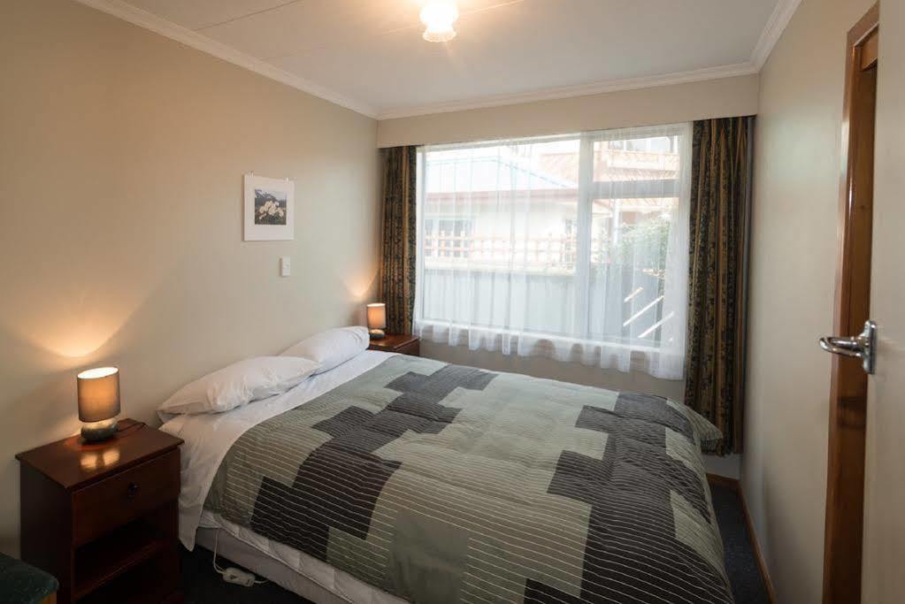 Accommodation Fiordland -The Three Bedroom House At 226A Milford Road Te Anau Exterior foto